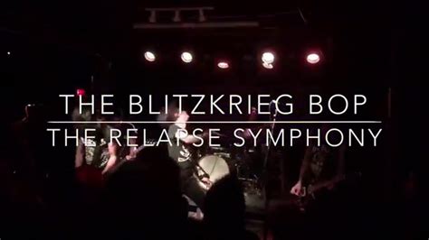 Blitzkrieg Bop - A Chaotic Symphony of Teenage Angst and Rebellious Fury